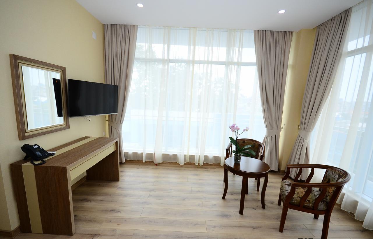 Hotel 725 B บาทูมิ ภายนอก รูปภาพ