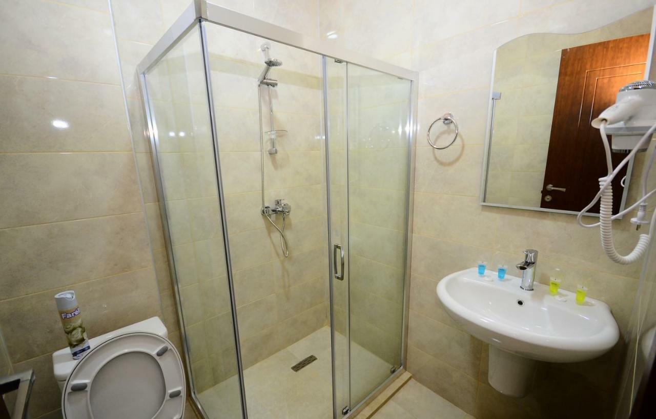 Hotel 725 B บาทูมิ ภายนอก รูปภาพ